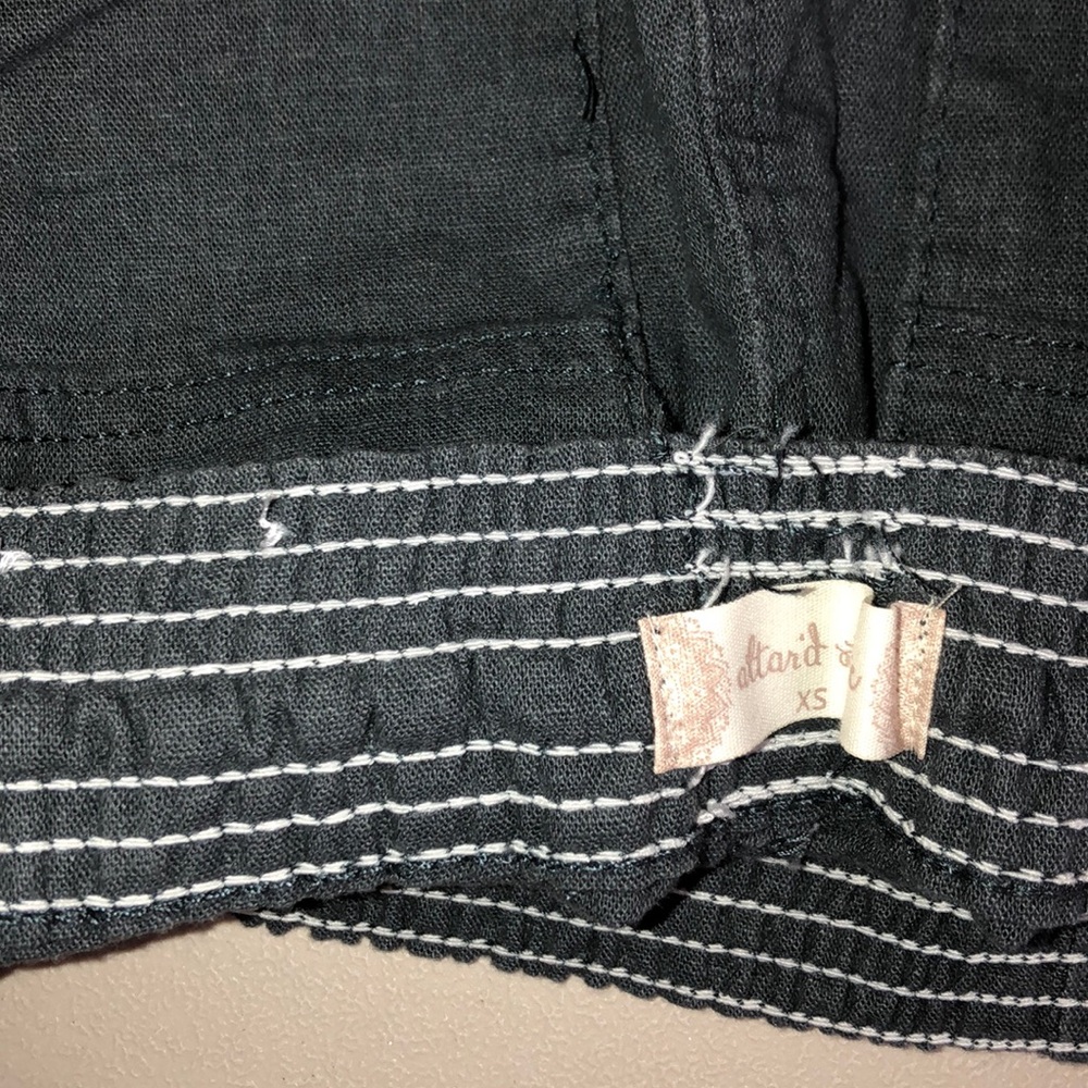 Grey shorts - Picture 3 of 3